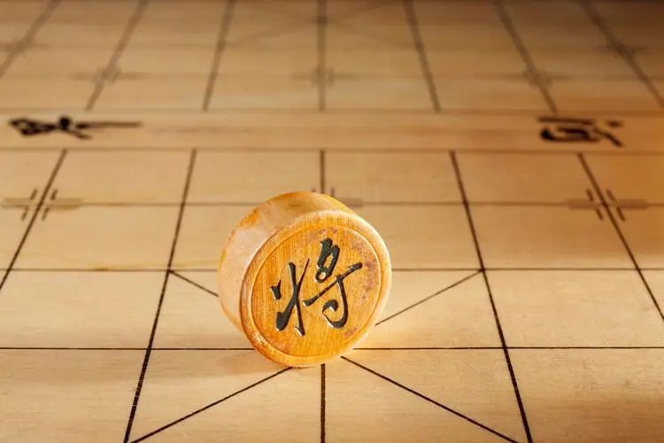 为什么现在即使是很聪明的年轻人也不玩象棋了，宁愿玩三国杀？