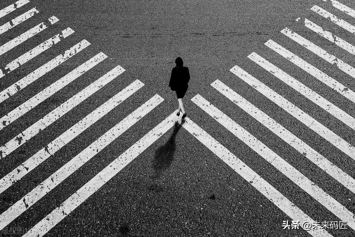 自在与命运：探寻“不由自主”的内涵