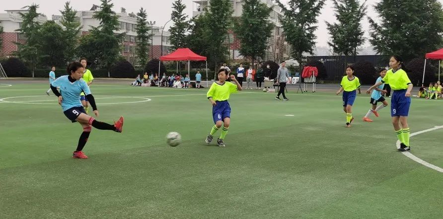 校园足球挺进决赛,驰骋绿茵足够精彩