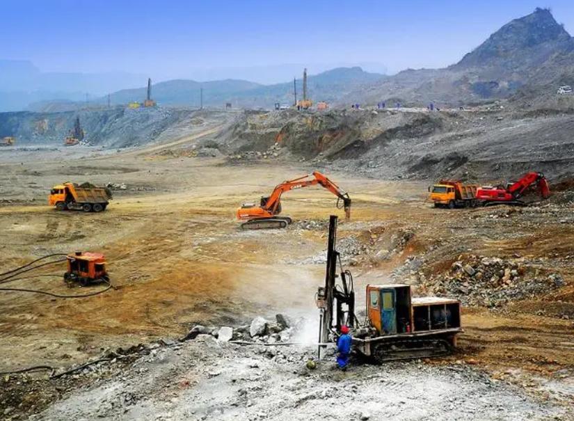 硬度低，耐高温，高延展，终于知道铝土矿为什么会用途如此广泛了