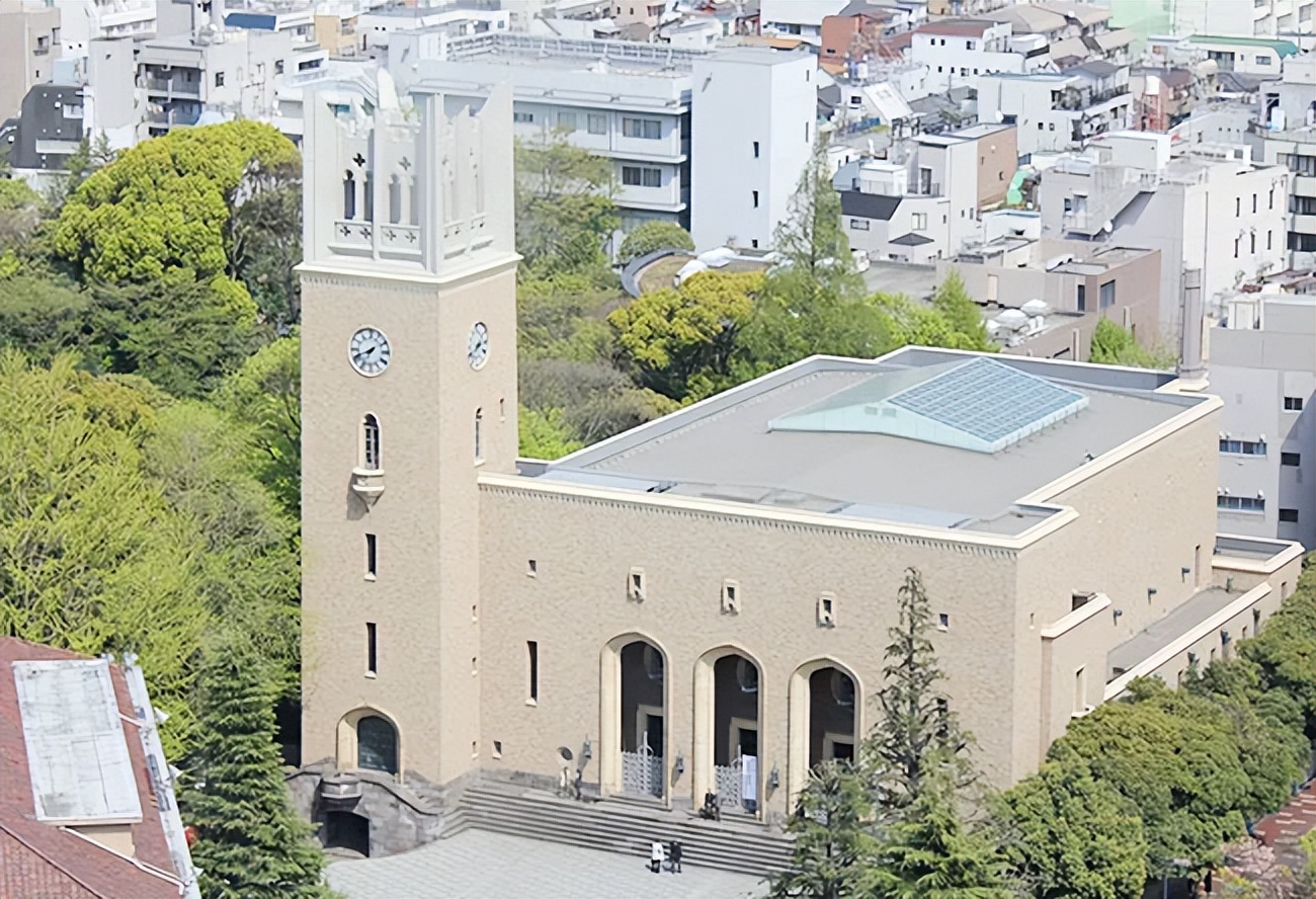 日本顶尖私立大学,早稻田大学对于日本学生难考吗