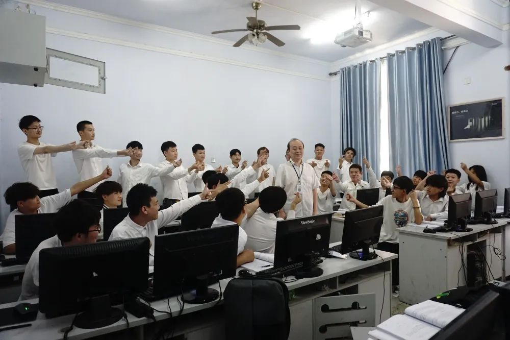 郑州北大青鸟学校都有什么专业,郑州北大青鸟靠谱吗