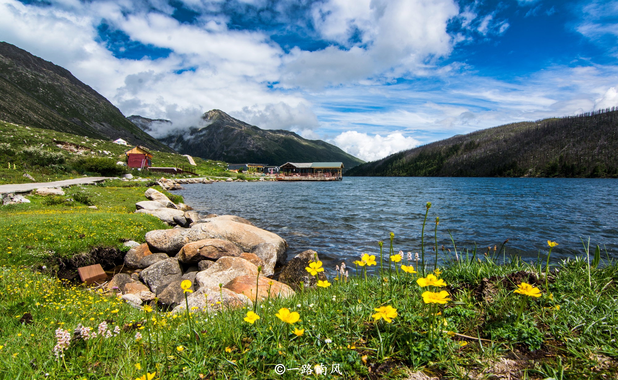 四川第一大州甘孜州，面积约相当于76.6个深圳，风景如画让人着迷
