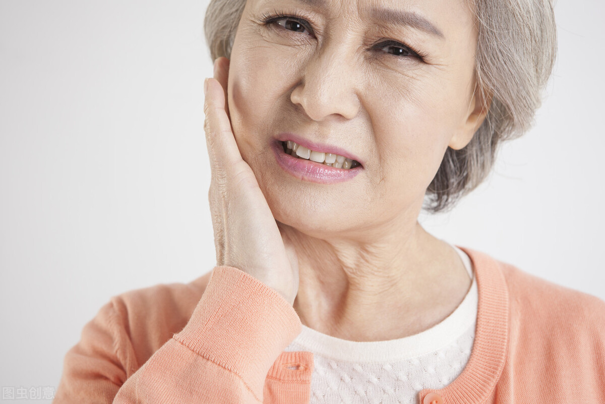 老人上火口舌生疮,老年人上火可以吃牛黄解毒片吗