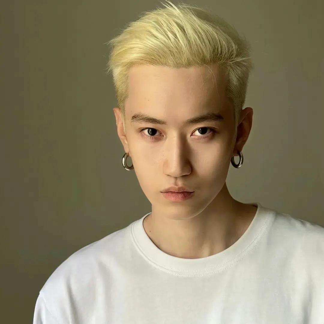 男生头像冷酷帅气,男生头像干净高级质感