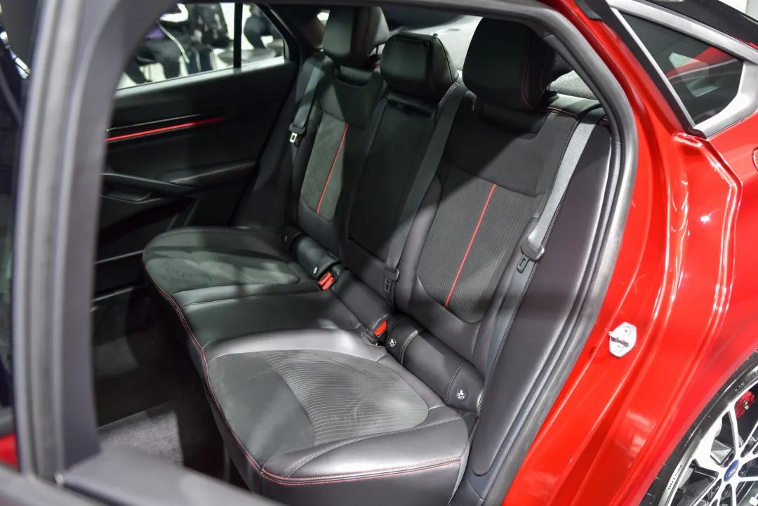 18款蒙迪欧2.0顶配深度测评,2.0凯美瑞和1.5t蒙迪欧哪个动力大
