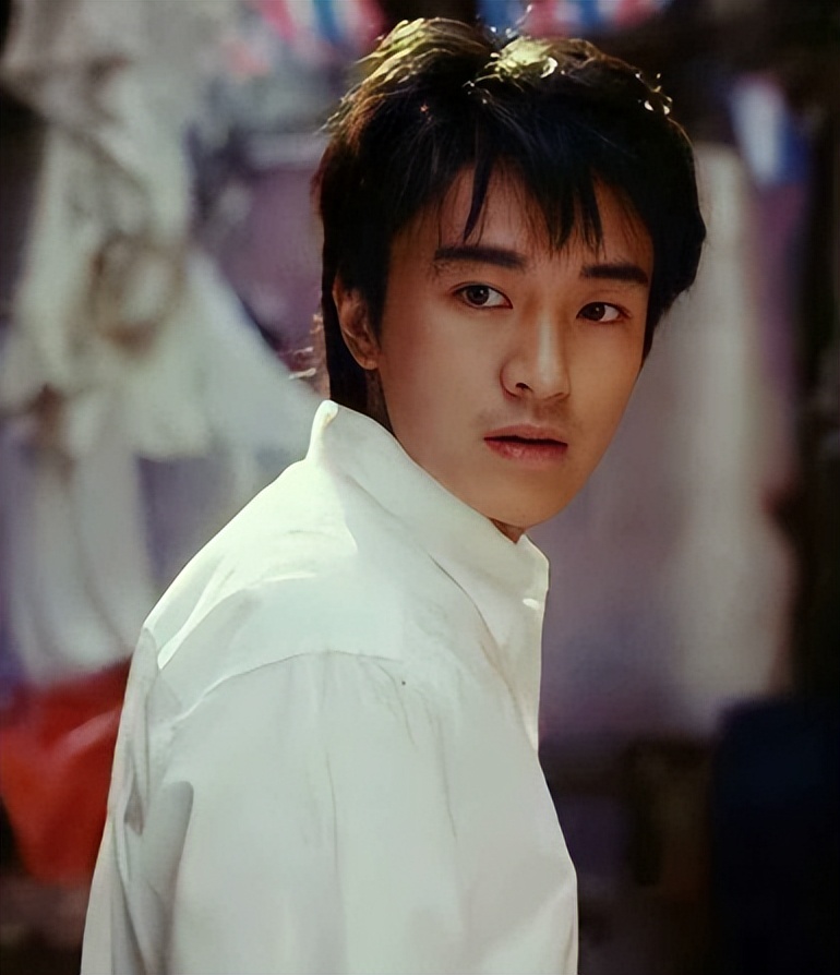 周星驰成名之路背后的辛酸,周星驰成名心酸史