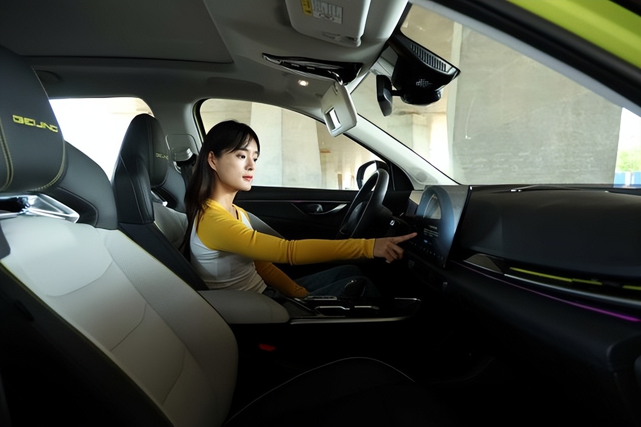 15万左右性价比高的车新能源suv,15万左右性价比高的车suvev