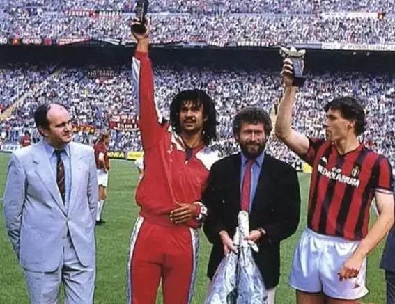 嘿这就是篮球,嘿这就是足球专题片主题曲