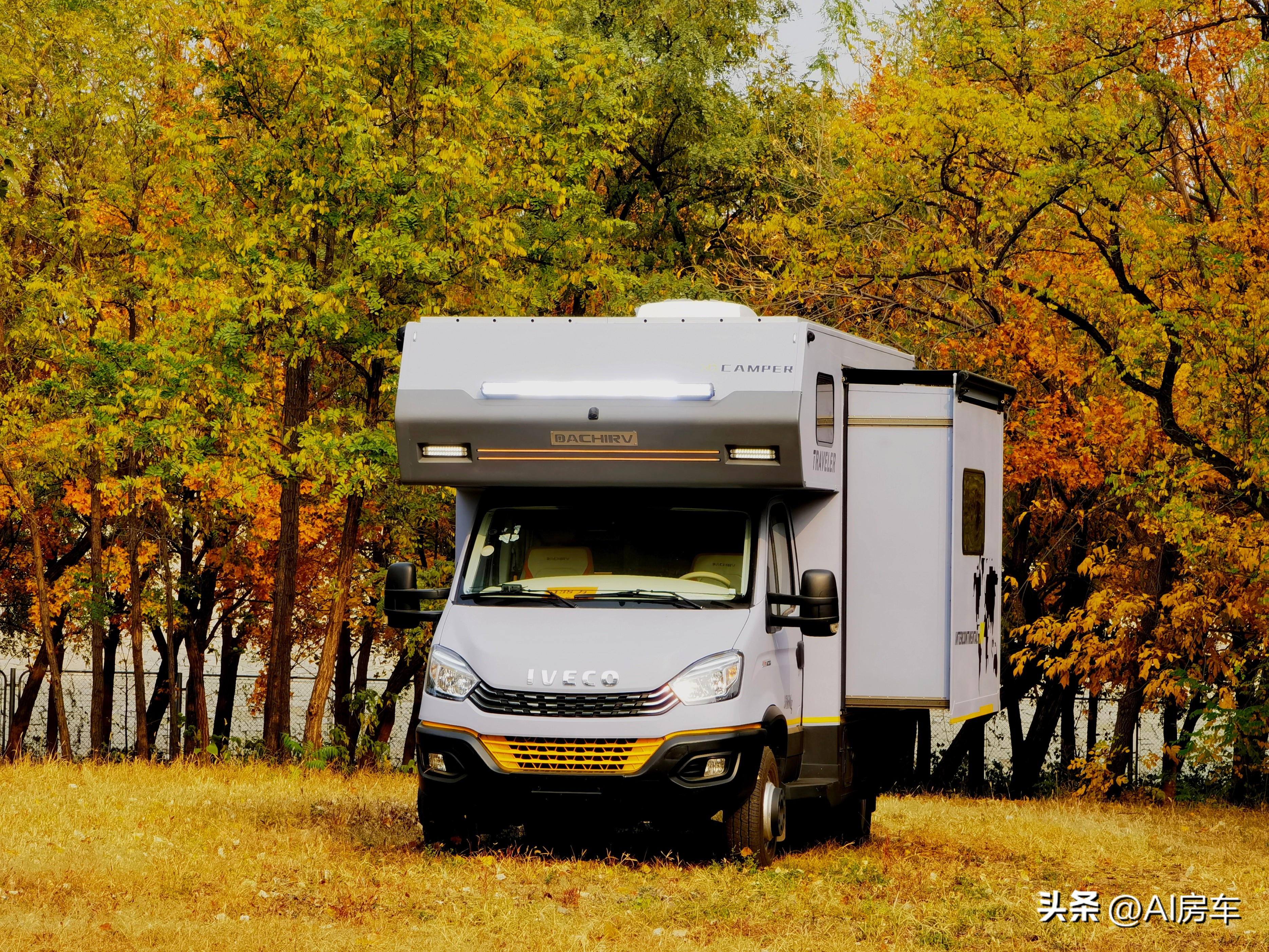 空间和配置都不错,续东2022定制洲际旅行版房车