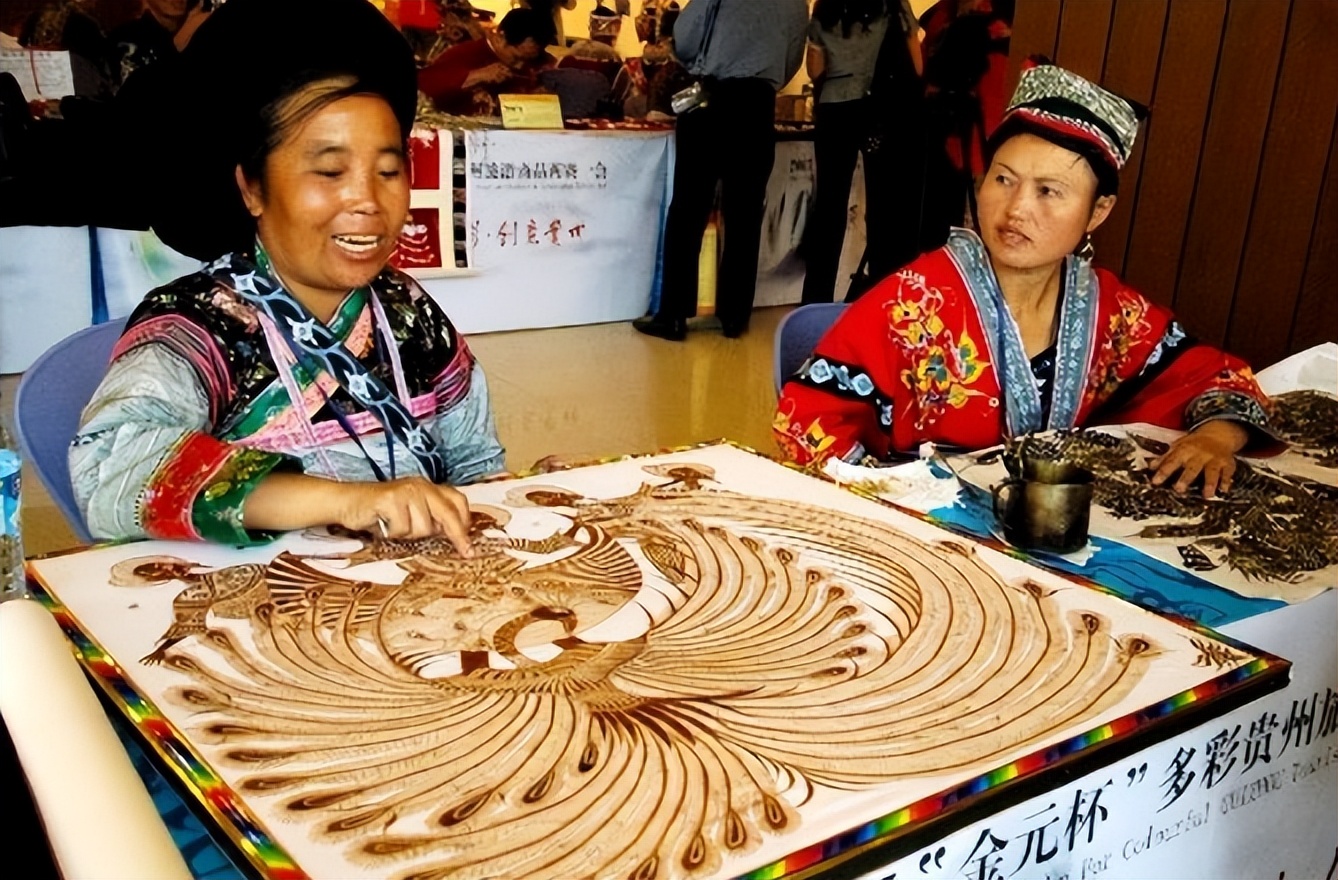 她用一片叶子，反手能卖7000元，在国外每年赚900万