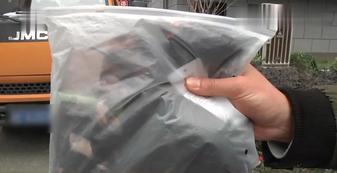 无缘无故收到一套女士内衣,莫名收到内衣快递但是自己没买