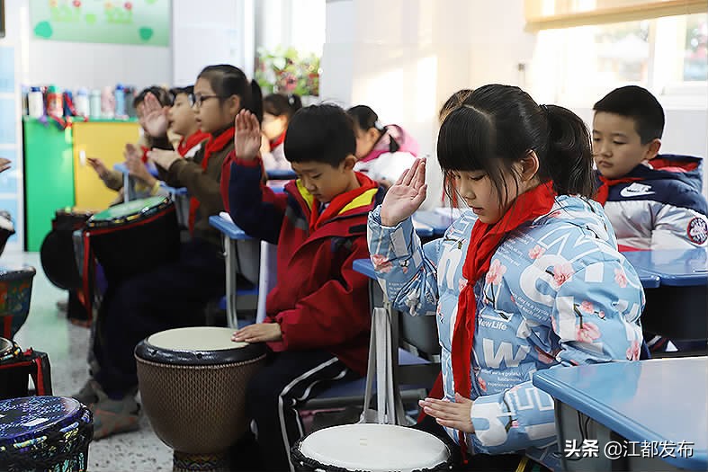 双减后孩子们变化,双减后孩子们的笑脸更灿烂