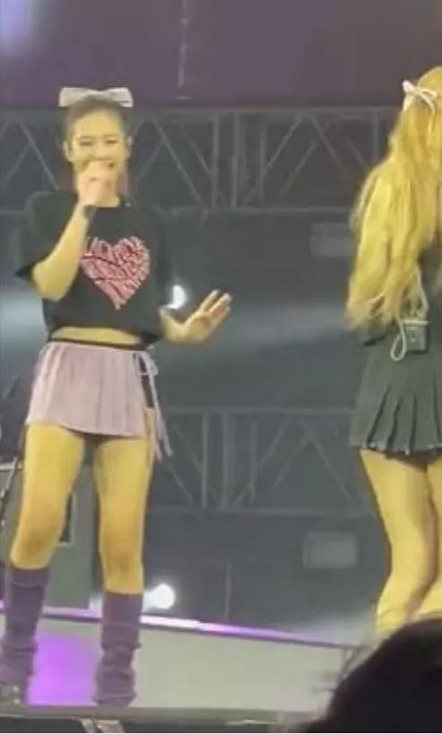 blackpinkjennie演唱会神图,blackpinkjennie演唱会rose