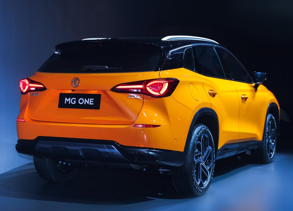 名爵mgone落地价,名爵mgone麋鹿测试