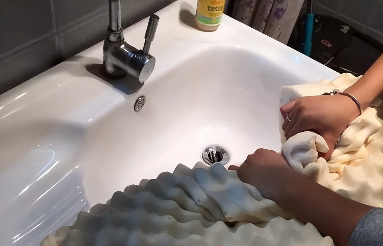 乳胶枕不能洗不能晒怎么除菌,乳胶枕为何不能水洗