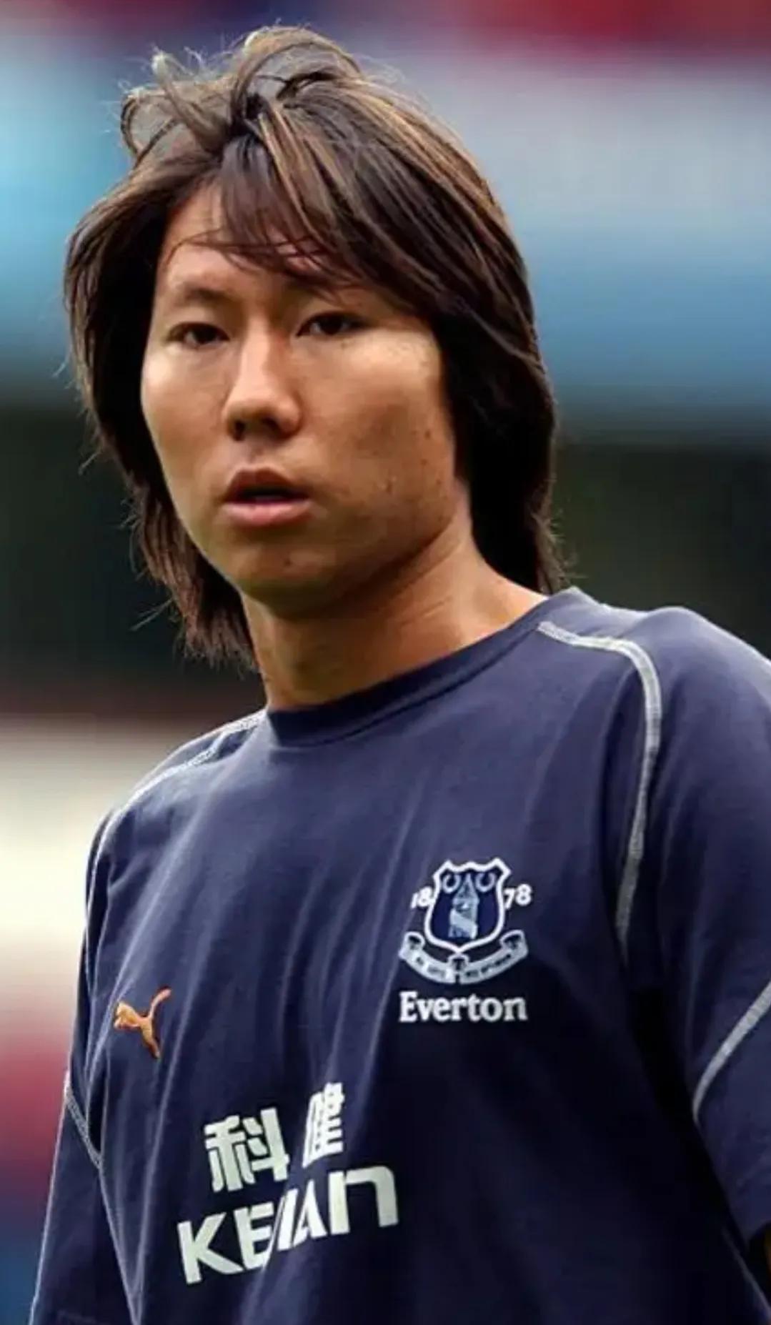 十四亿人怎么挑不出十一个人去踢球呢?网友:国足的水好深啊