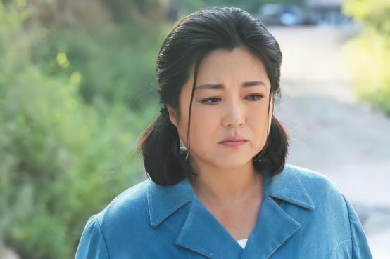 整容过度垮脸的女星,整容失败的蛇精脸女演员