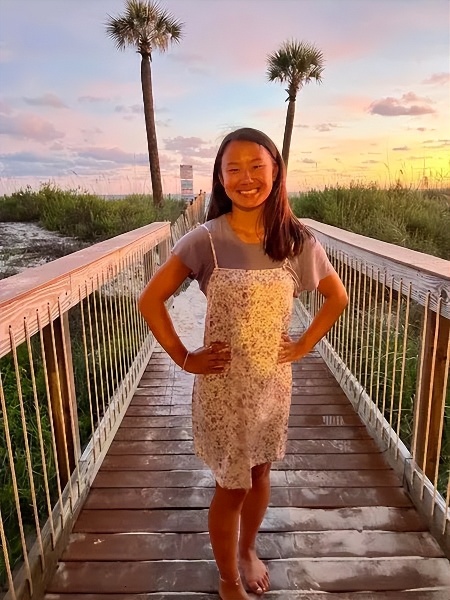 田纳西上千人送行,美国小镇千人送别湖北女孩