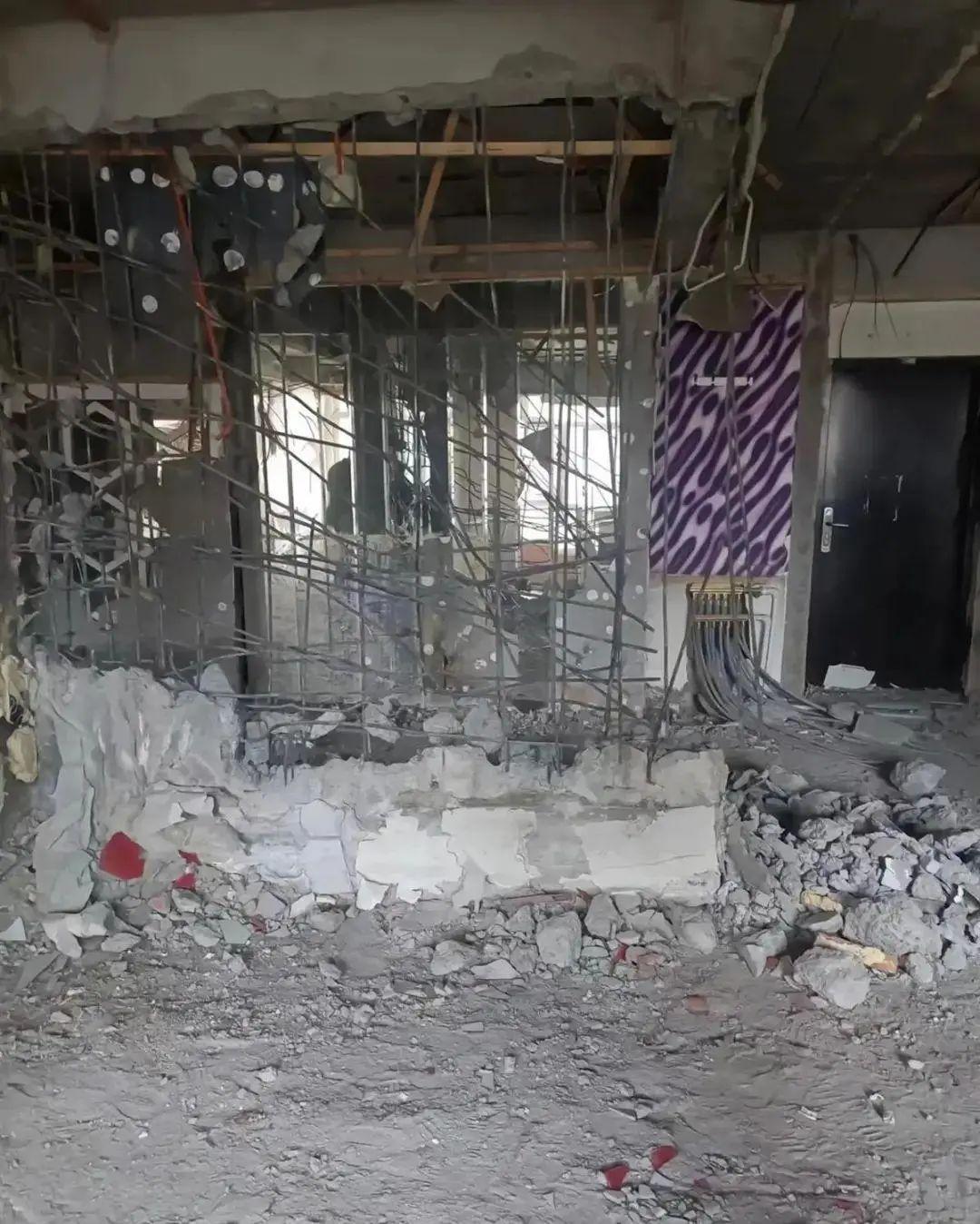 承重墙拆了后导致整栋楼坍塌辟谣,拆除承重墙导致30层楼房开裂后续