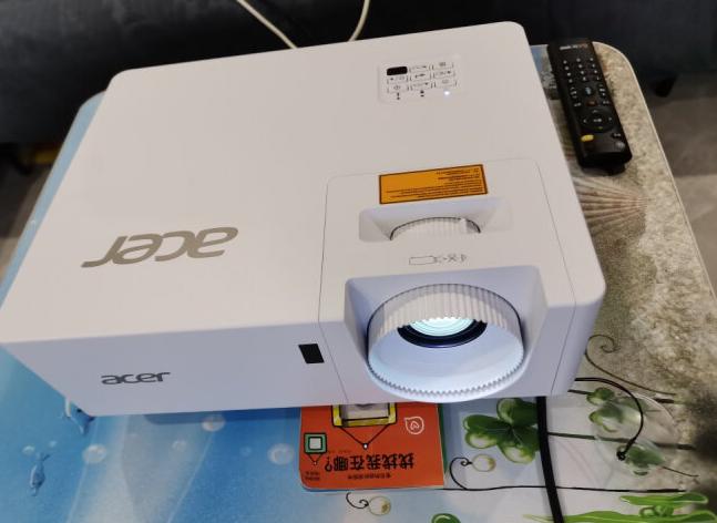 宏碁投影仪e8630与爱普生tw7000,4k家用激光投影仪评测对比