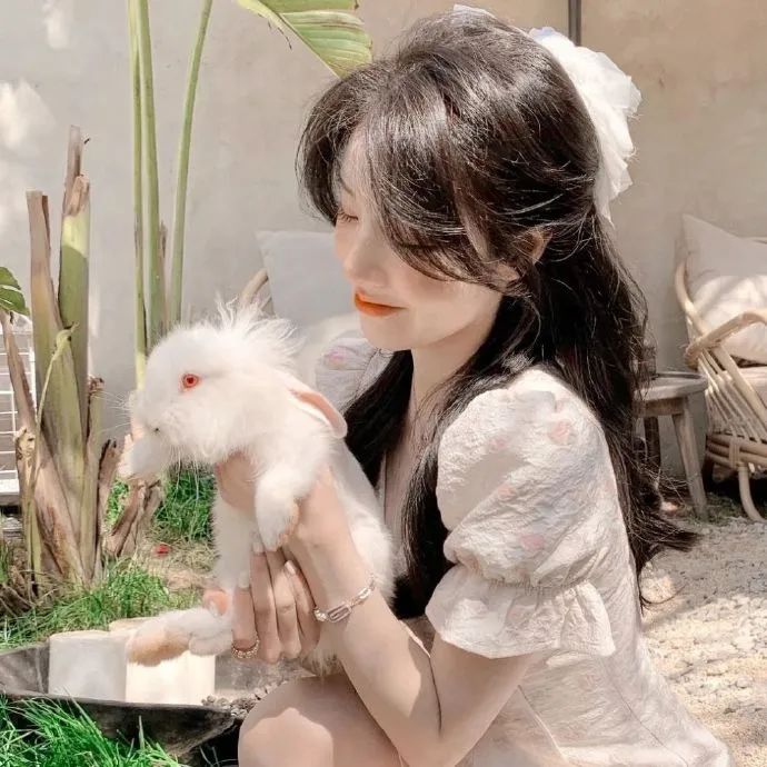 爱笑的女孩头像真人高清图,卡通女士大气优雅唯美头像壁纸