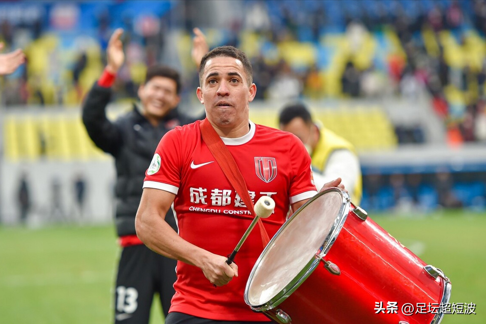 中超成都蓉城2-1上海申花判罚,中超成都蓉城冲突