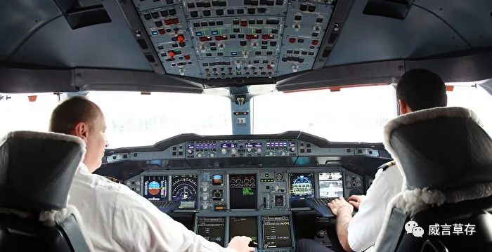 飞机逃生通道座位怎么选,飞机逃生指南