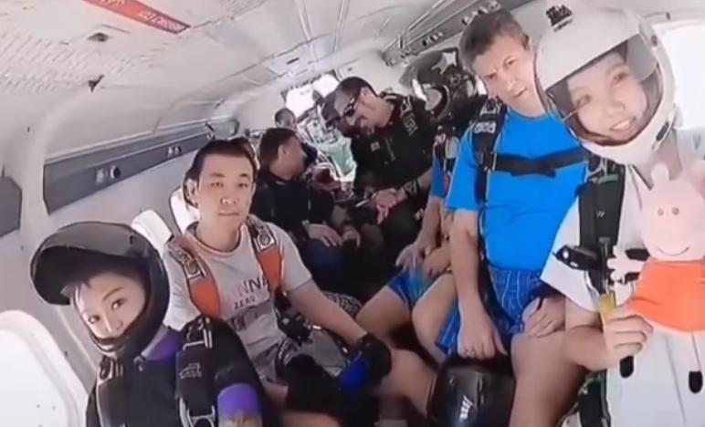 天门山翼装飞行女孩刘安全部视频,天门山翼装飞行女孩刘安照片曝光