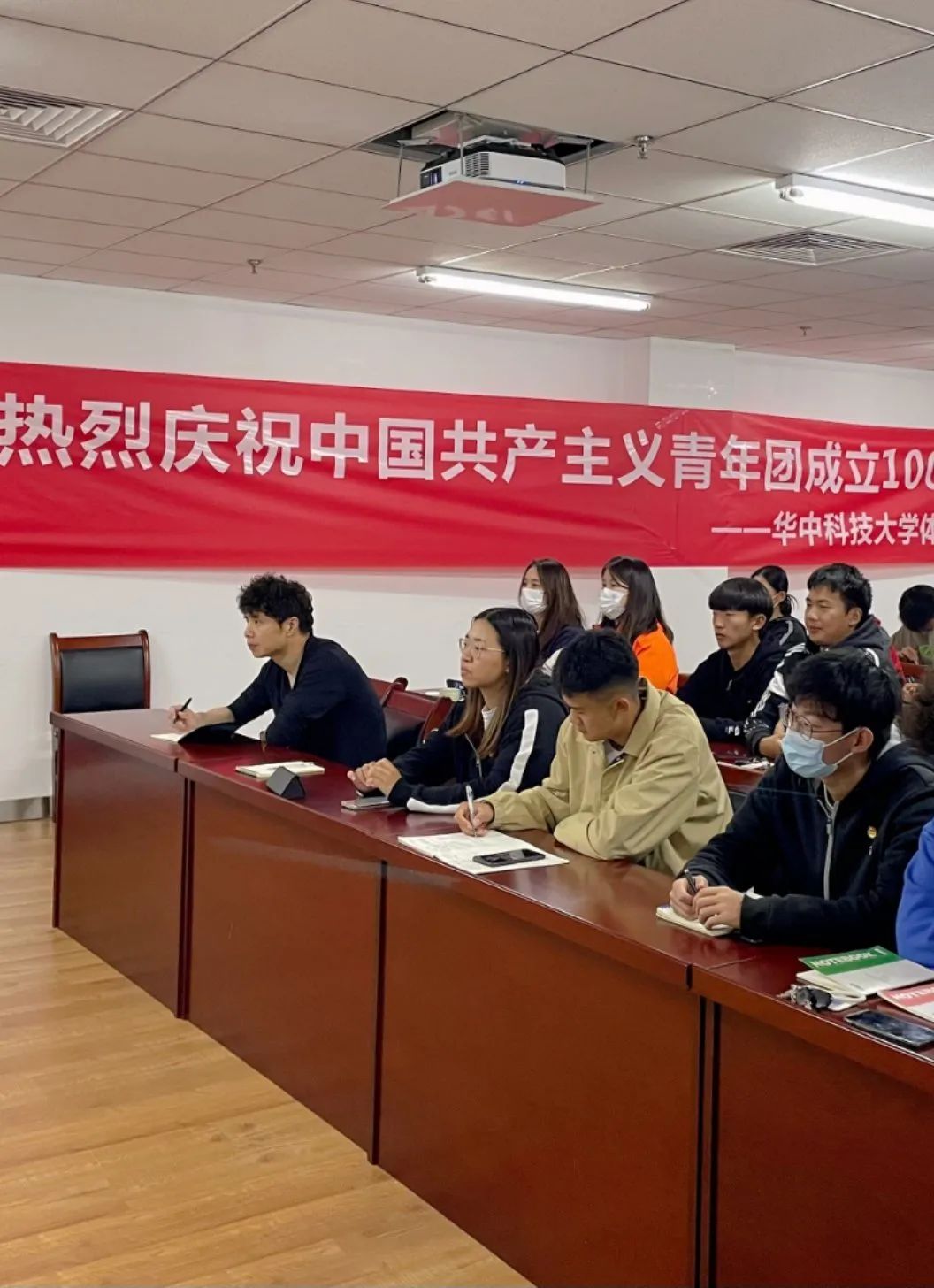 蒿俊闵踢球之路,低调勤勉的蒿俊闵