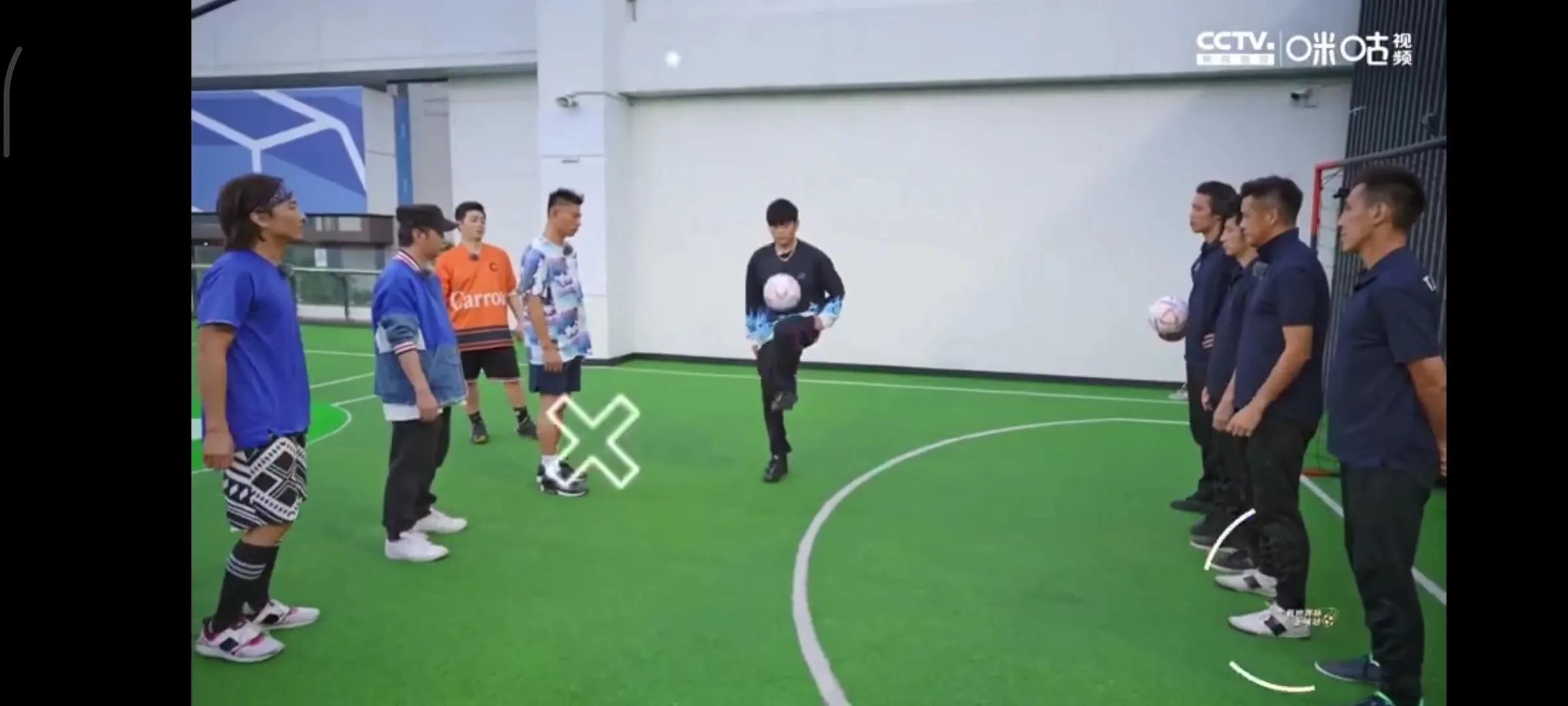 周杰伦踢足球怎么样了,周杰伦被罚跪搓衣板视频