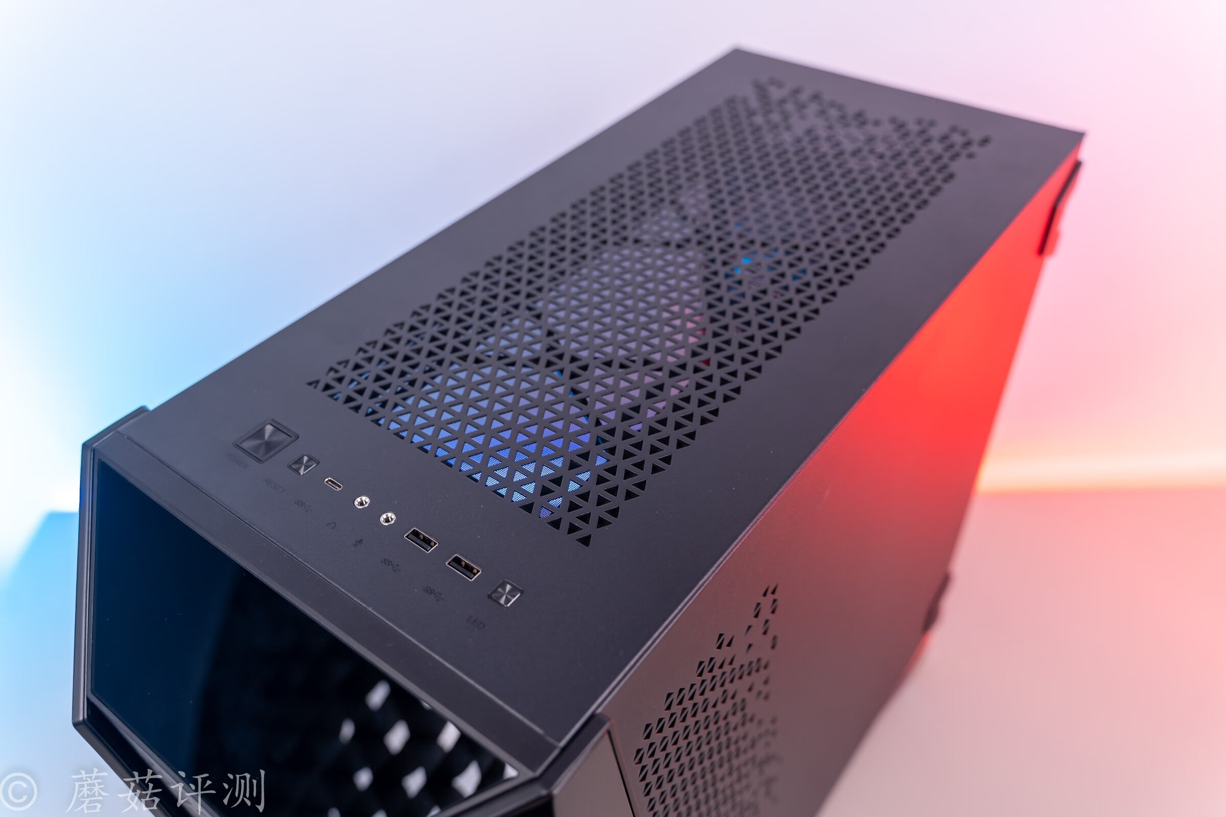 微星哪款机箱散热好,散热好的机箱matx