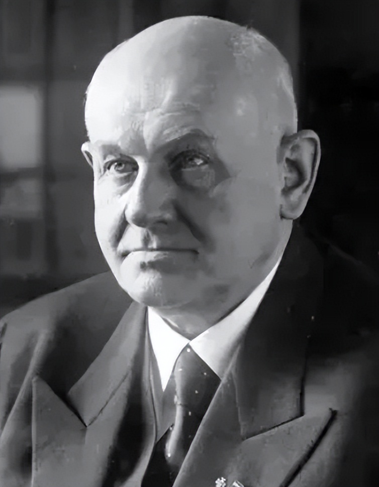 因为一份冰淇淋，匡特家族哭了（上）