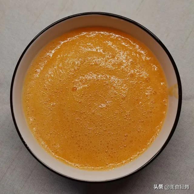 为啥调好的牛肉馅里有水,怎么调牛肉馅肉不发死