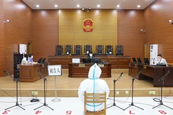 男子强迫女友被判刑一年,男子强迫女友被判刑