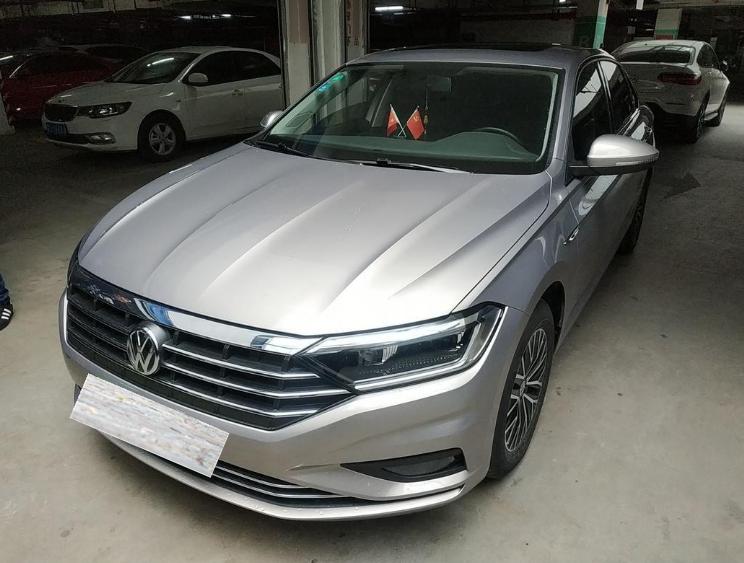 开了两年卡罗拉换奔驰值吗,2019款卡罗拉和速腾评测