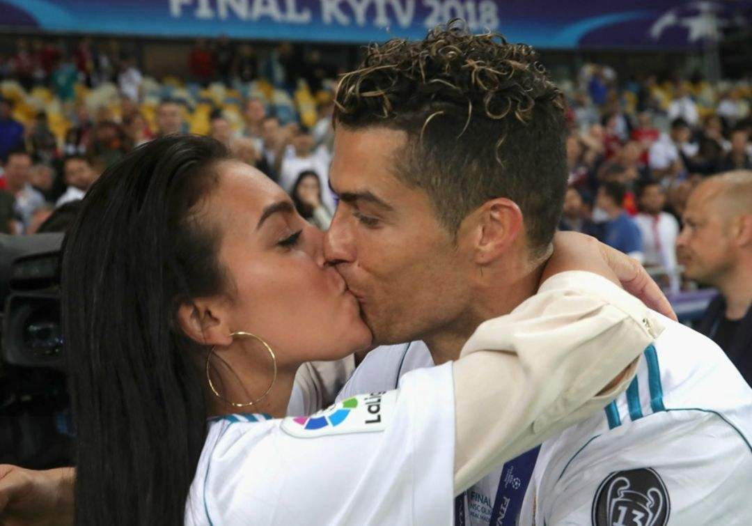 孙兴慜凯恩恩怨,孙兴慜现在的女朋友是谁