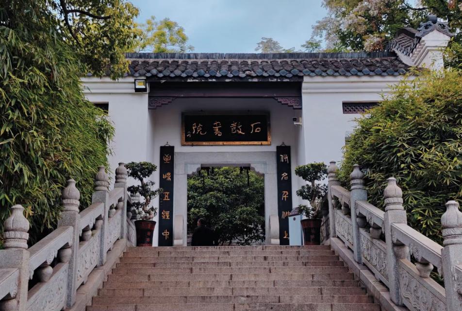 湖南美食小县城,湖南第二大最穷城市