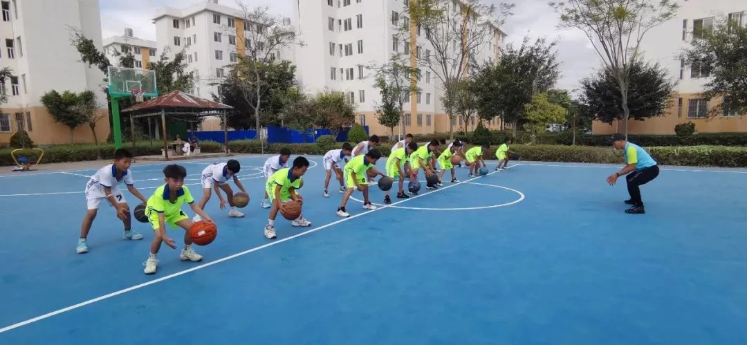 关心下一代青少年活动,关心下一代委员会主办的培训