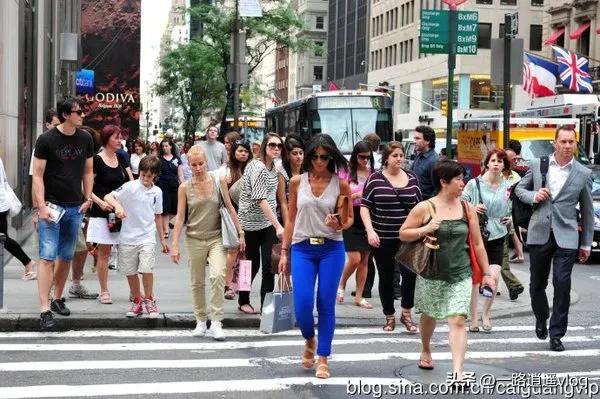 美女去日本美国奋斗20年，花200万买美国200平豪宅，得癌症想回国