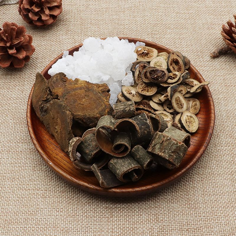 结合“实则阳明，虚则太阴”思想，探讨临床辨治腹满的经验