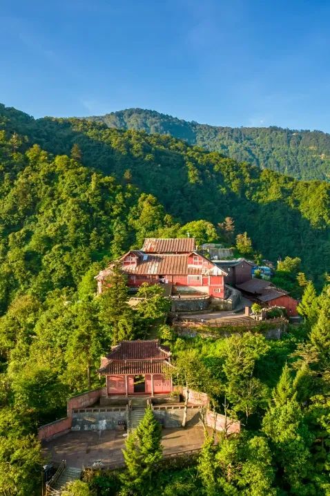 不上峨眉山自驾一日游最佳攻略,峨眉山全程不用步行攻略