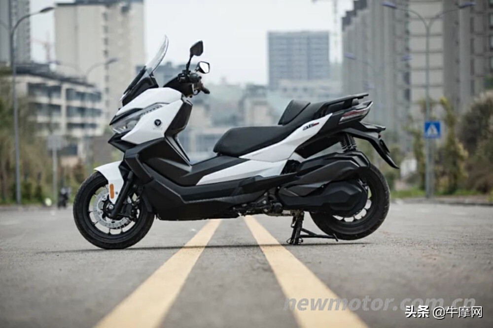无极SR4Max｜宝马C400GT｜光阳赛艇S350横评（下）：出道即巅峰？
