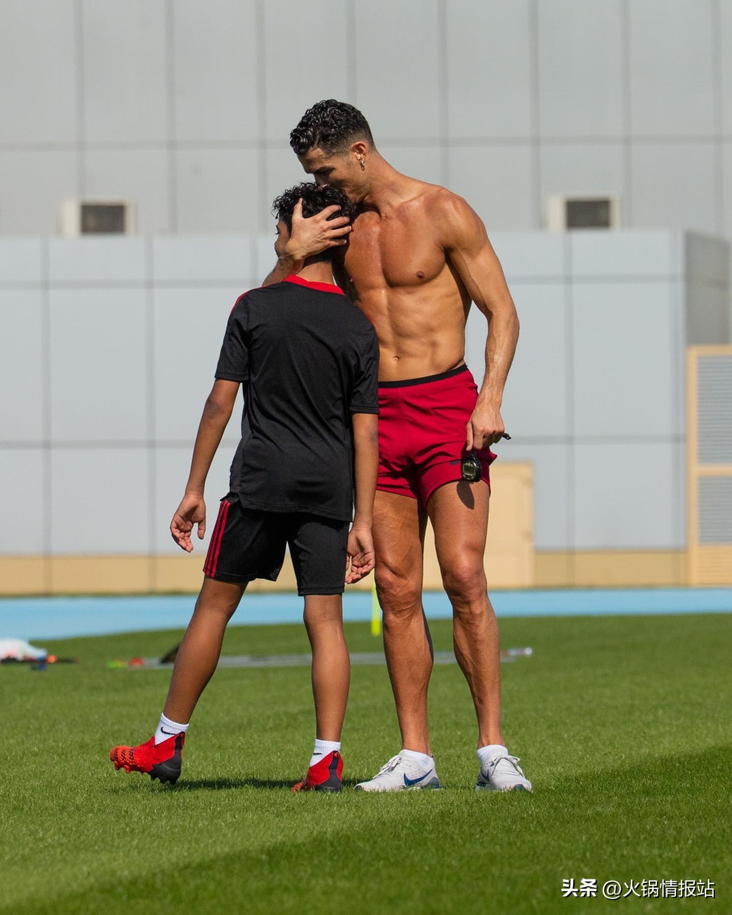 c罗谈到父亲完整版,c罗谈中超足球