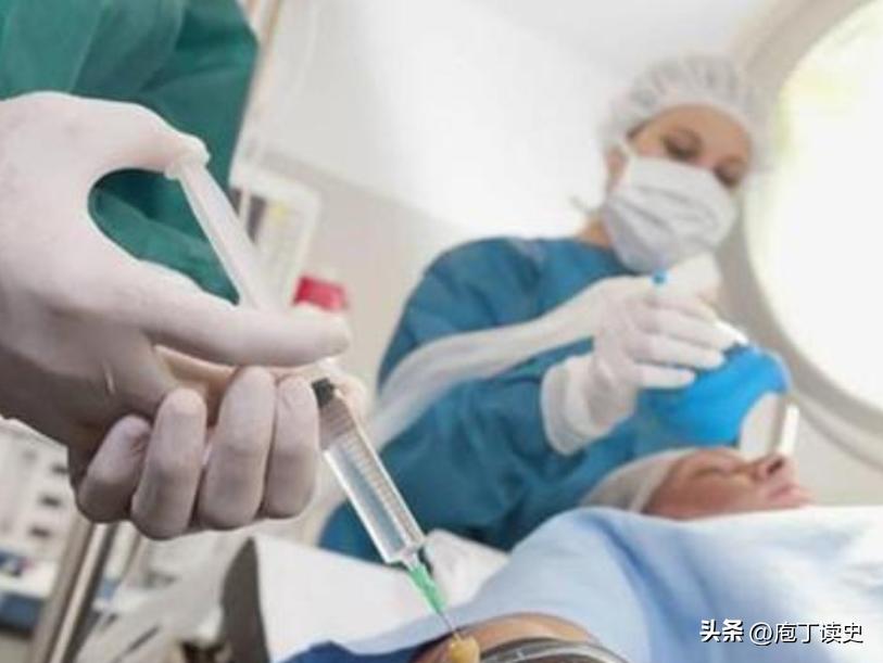 高校女厕所里的高薪兼职：过万薪水背后，是见不了光的灰色产业链