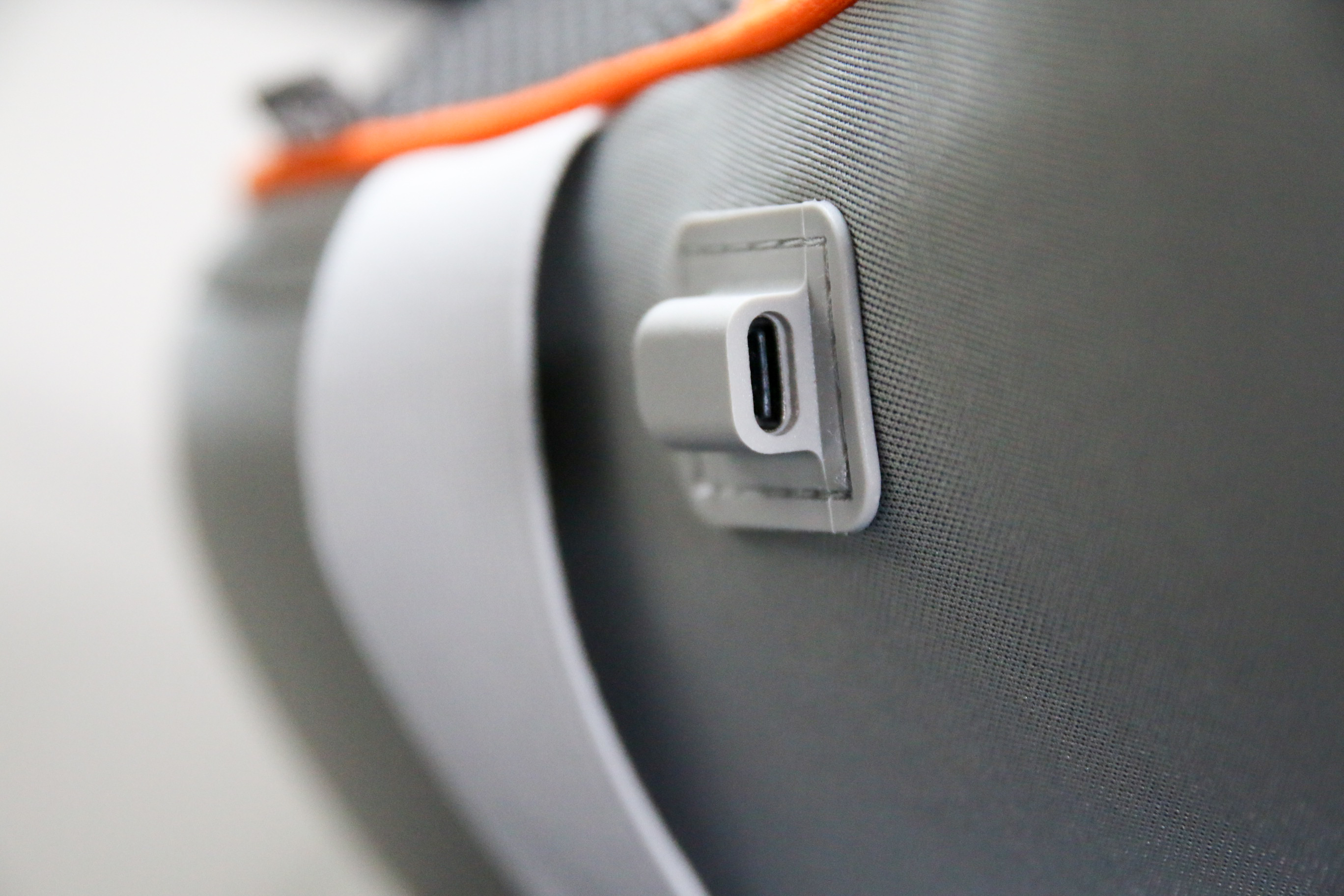 久坐不累，四头挤压按揉，SKG按摩腰靠T5评测