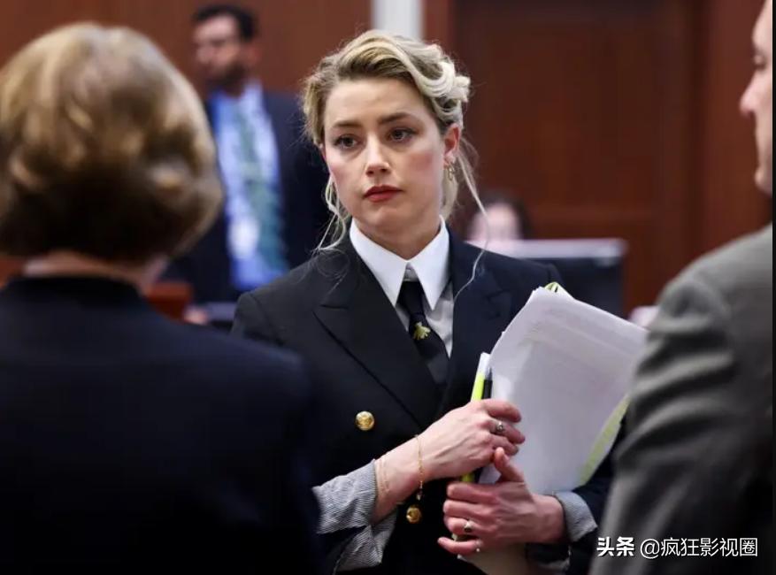 好莱坞不敢封杀，世界首富保驾护航，美国“女海王”要锤爆船长了