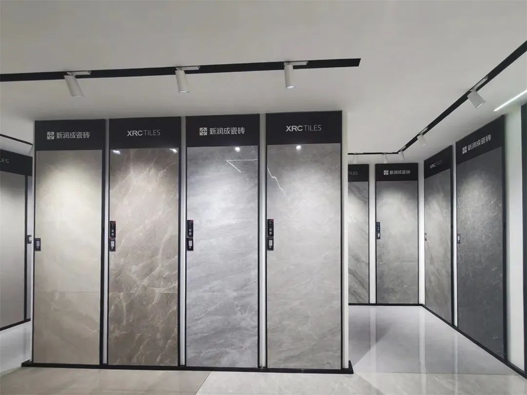 新润成瓷砖店面,新润成瓷砖无为旗舰店