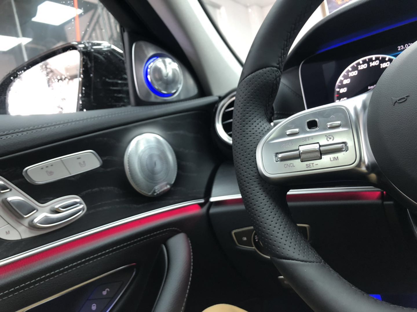 22款奔驰e300柏林之声音响效果,19款奔驰e300l改装柏林音响多少钱