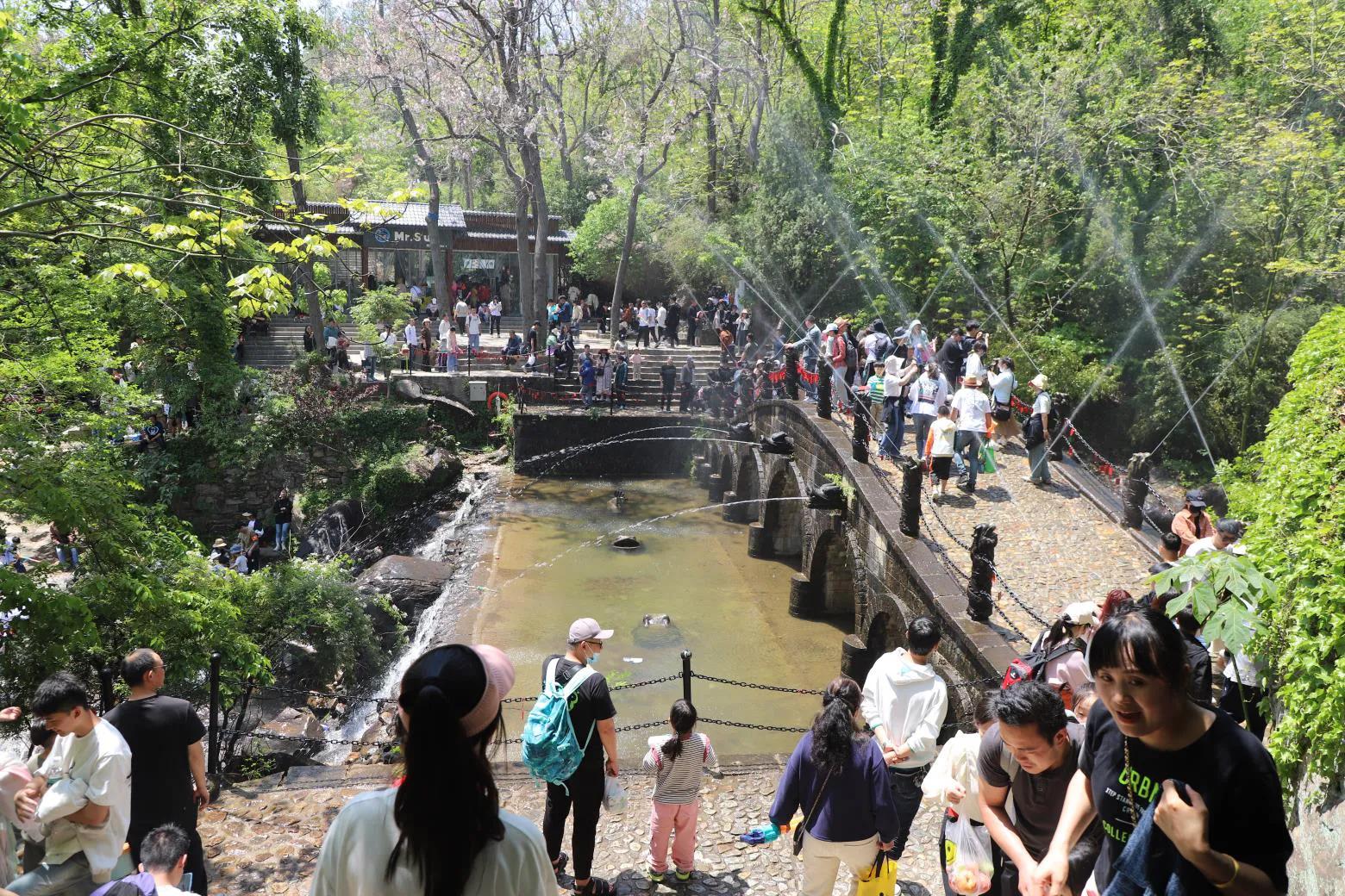 新学年第二学期No.243高三学生入校园心得体会布置完